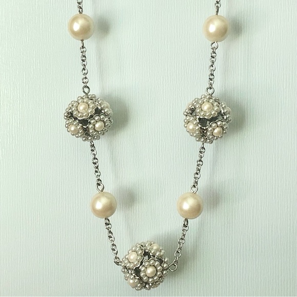 Carolee New York All American Girl Faux Pearl Floral Bead Collar Necklace - Picture 3 of 4